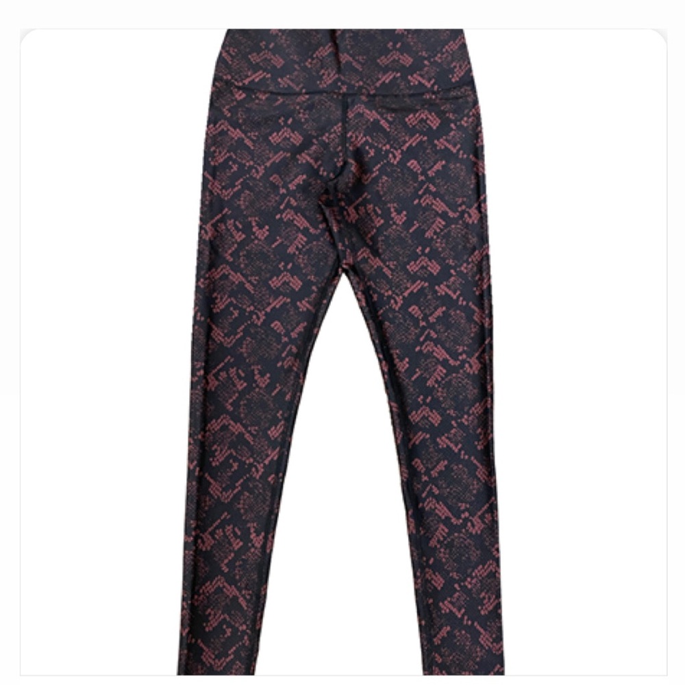 Patterned Black and Pink Leggings
